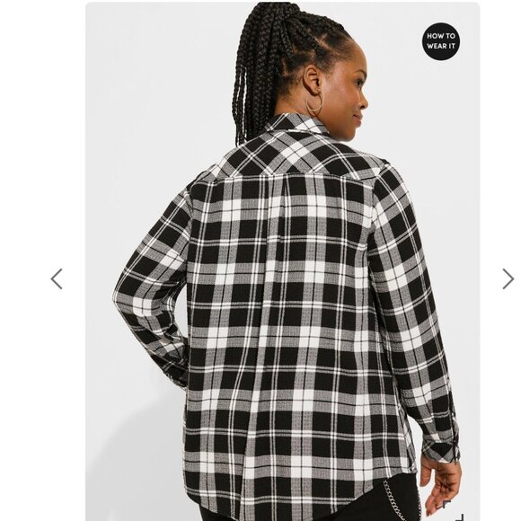 702. M/L - TORRID - Rayon Lizzie Crinkle Flannel Gauze Button Up Tunic Top NEW - Picture 2 of 6